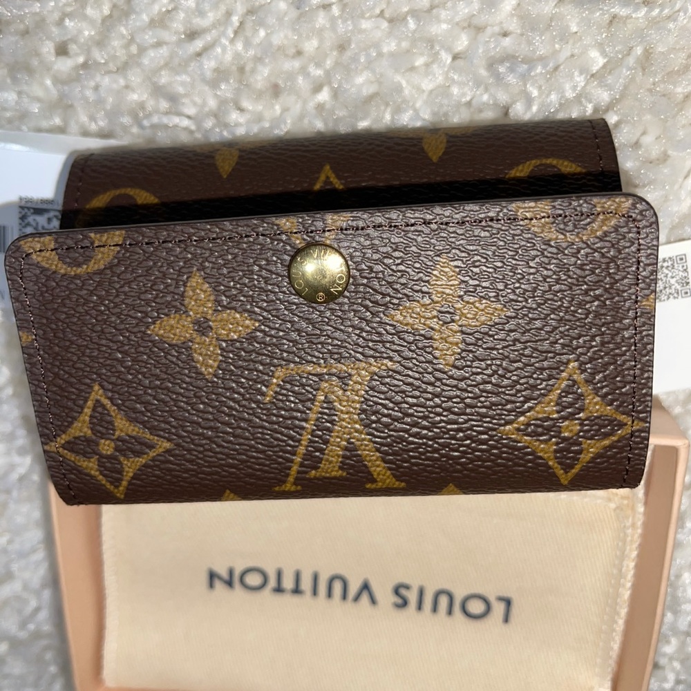 Louis Vuitton Multicles Key Holder - Picture 5 of 12